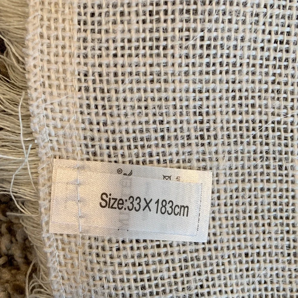 Table Runner - Picture 4 of 6